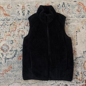 Women’s Uniqlo Black Fleece Vest